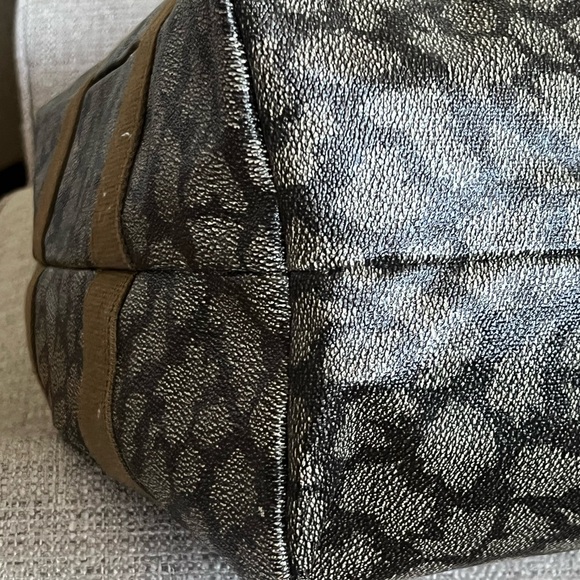 3piece Giraffe Print YSL Weekend Bag & Cross body๐ - Picture 3 of 16